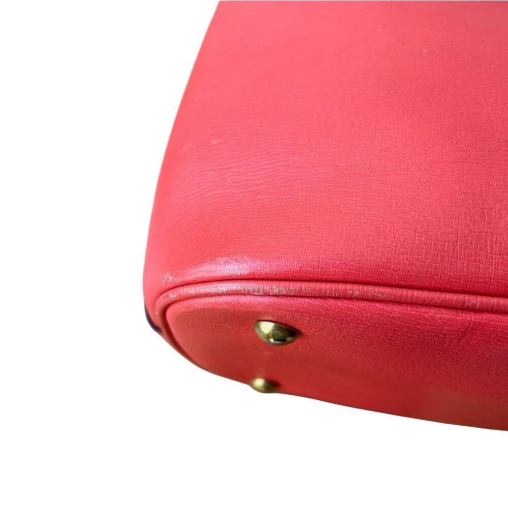 Gucci Red Shoulder Bag with Gold horsebit Hardware - Picture 10 of 15